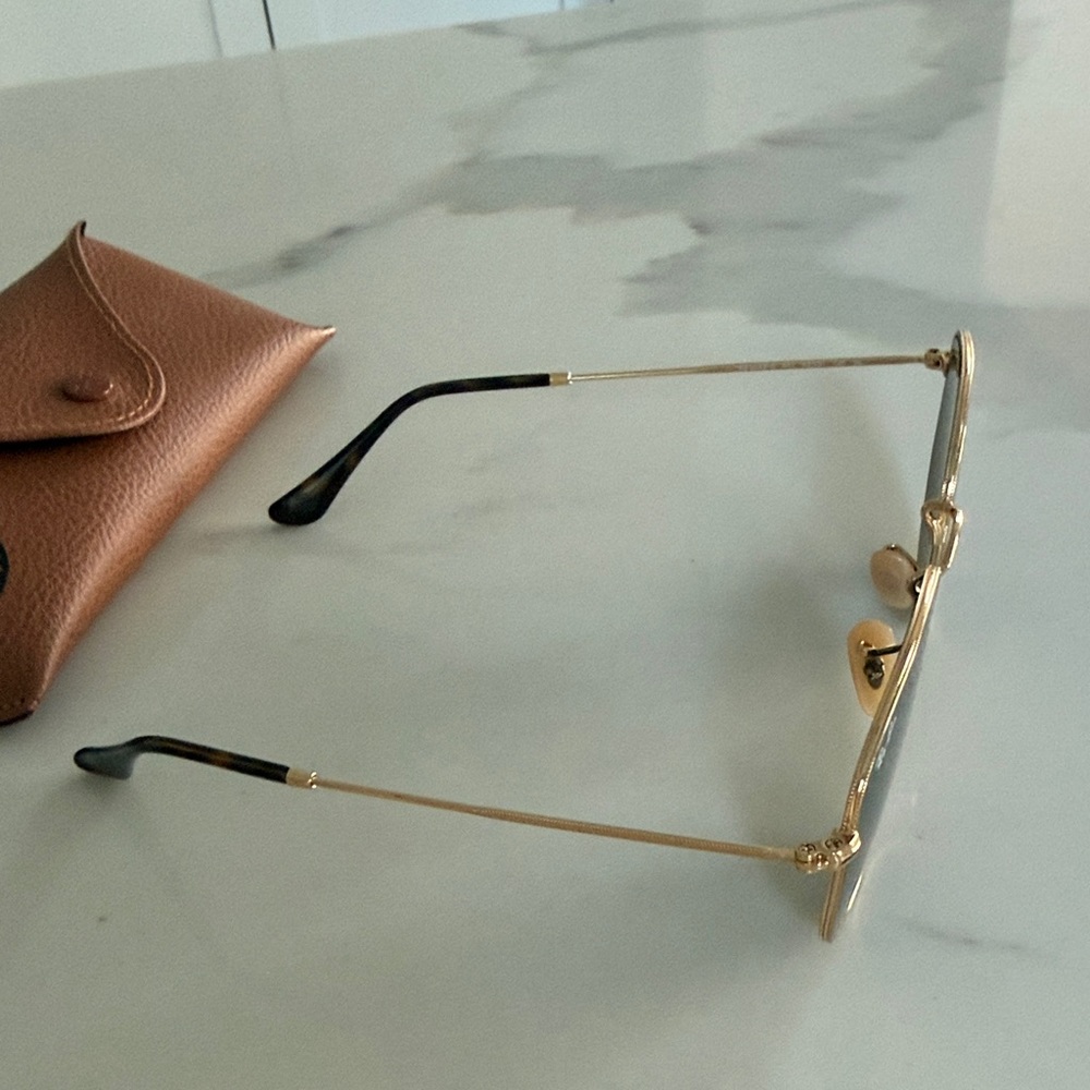 Ray-Ban Gold Frame Sunglasses with Green Lenses - Picture 4 of 6